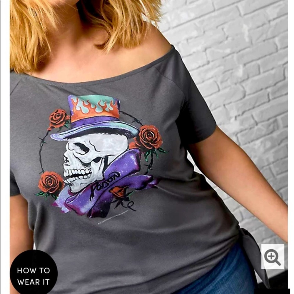TORRID WOMEN'S OFF-SHOULDER TIE WAIST GRAY BAND TEE POISON SKULL SIZE 6X NWT